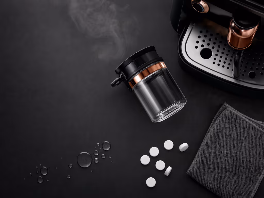 automatic_espresso_machine_cleaning_and_removable_milk_carafe
